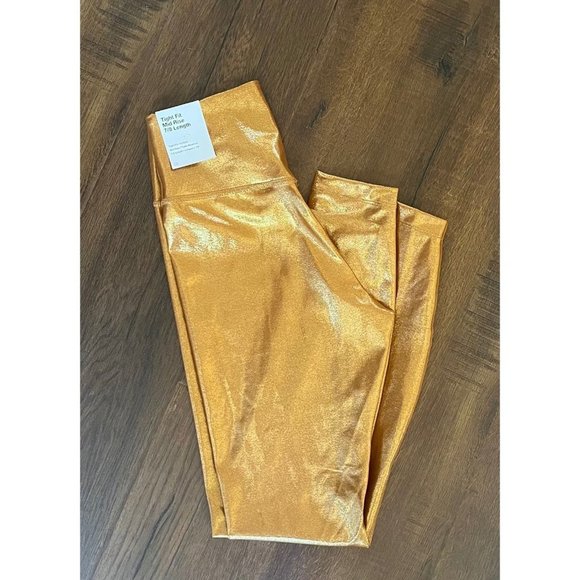 Nike Pants - New Nike women 7/8 leggings